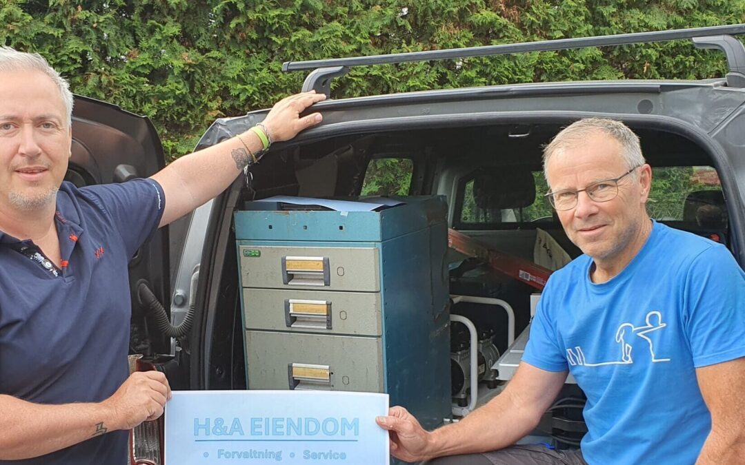 Tilbyr alt av snekkertjenester